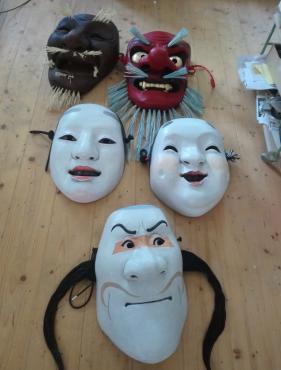 Noh-Masken